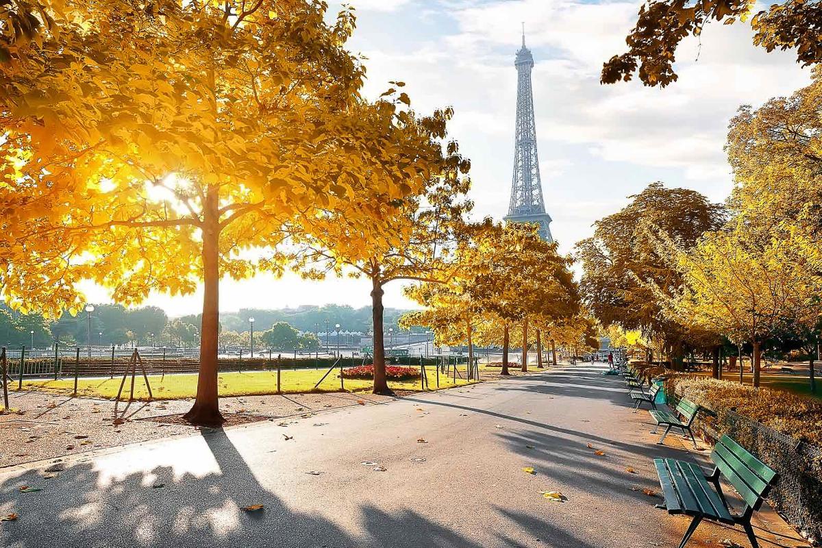 Paris in Autumn: A Season of Elegance