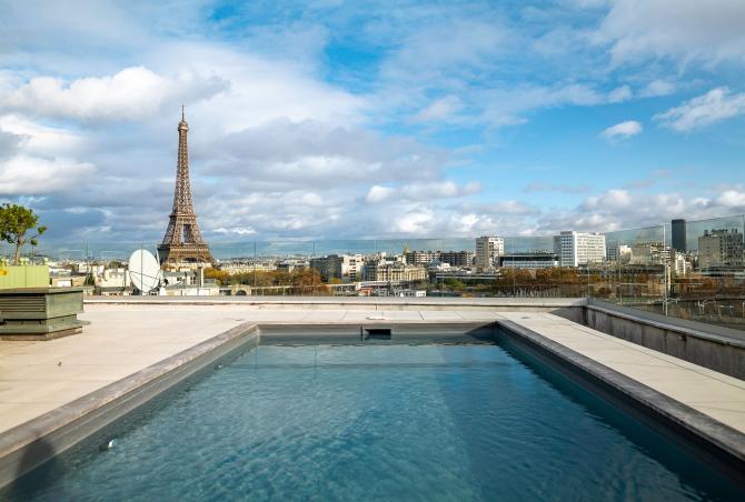 Par021 - Penthouse with private pool in Paris