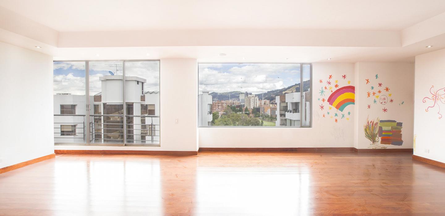 Bog335 - Apartamento com 6 quartos em Santa Barbara, Bogotá
