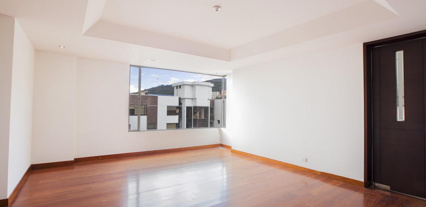 Bog335 - Six bedroom apartment in Santa Barbara, Bogota