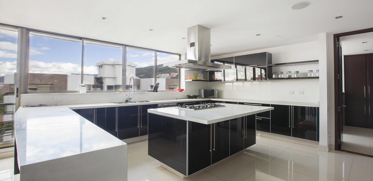 Bog335 - Apartamento com 6 quartos em Santa Barbara, Bogotá