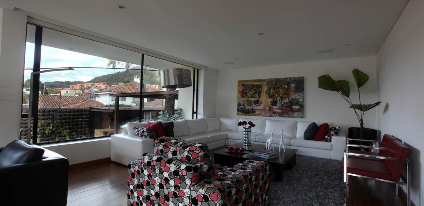 Bog278 - Casa linda com 6 quartos par alugar em Bogotá