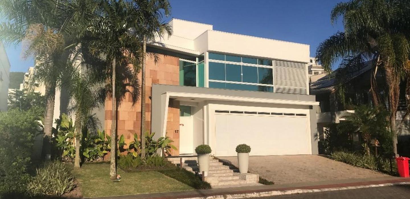 Flo536 - Villa de luxo de 4 suites em Florianópolis