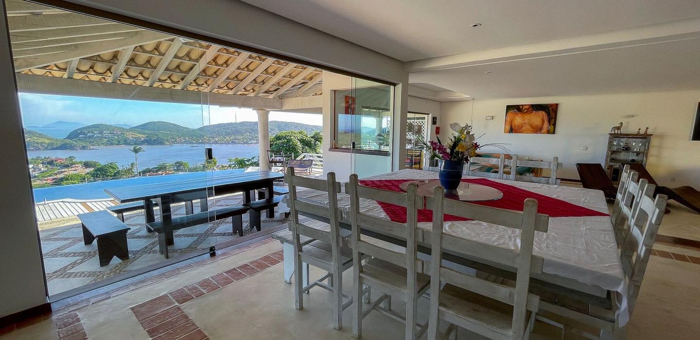 Buz012 - Beautiful 4 bedrooms villa with pool in Búzios