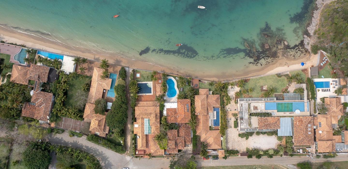 Buz008 - Luxury house with pool on the seafront in Buzios