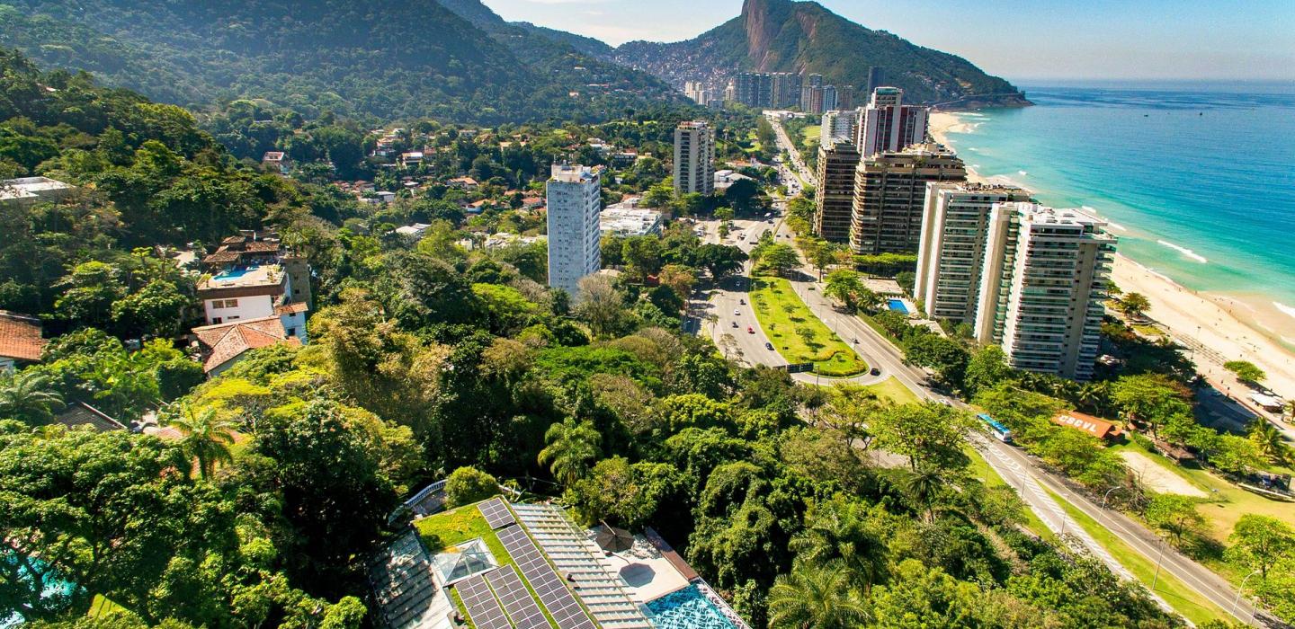 Rio003 - Casa contemporânea com piscina em São Conrado