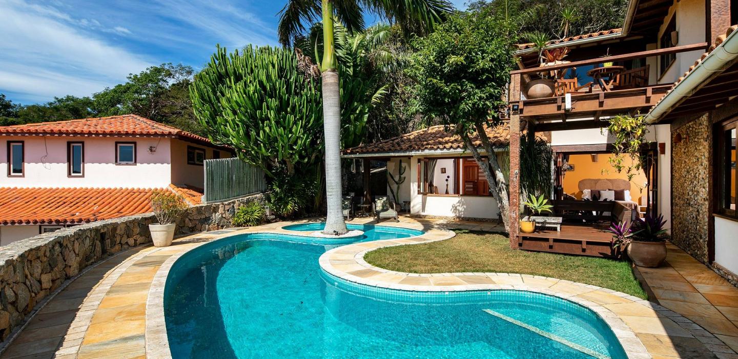 Buz025 - Luxury four bedroom house with pool in Búzios