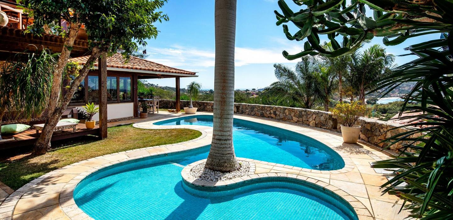 Buz025 - Casa de lujo con cuatro cuartos y piscina en Búzios