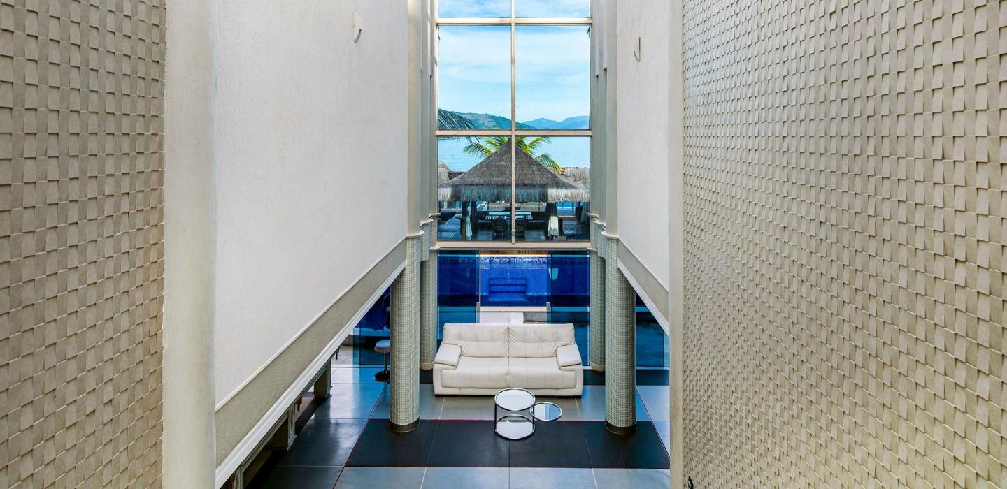 Ang015 - Villa de 16 quartos e piscina em Angra dos Reis