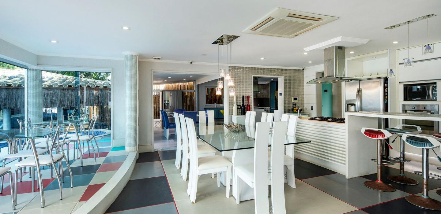 Ang015 - Villa de 16 quartos e piscina em Angra dos Reis