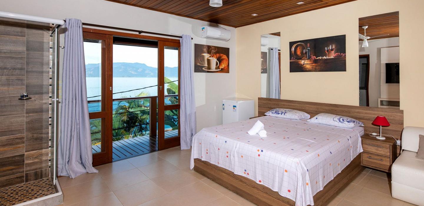 Ang015 - Villa de 16 quartos e piscina em Angra dos Reis