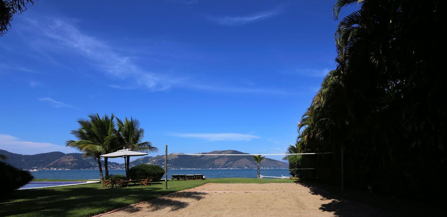 Ang027 - Propriété sur le front de mer à Angra dos Reis