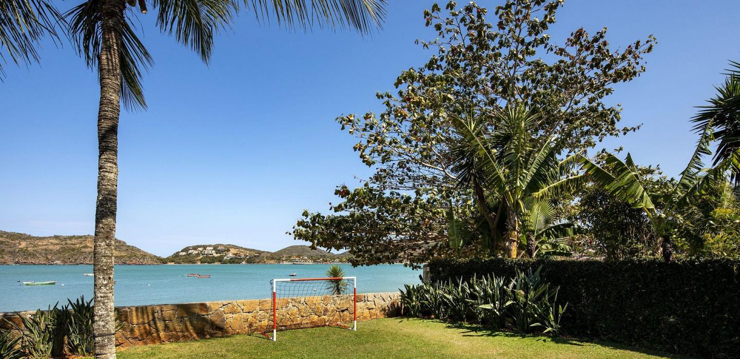 Buz032 - Luxury mansion in front of the sea in Búzios