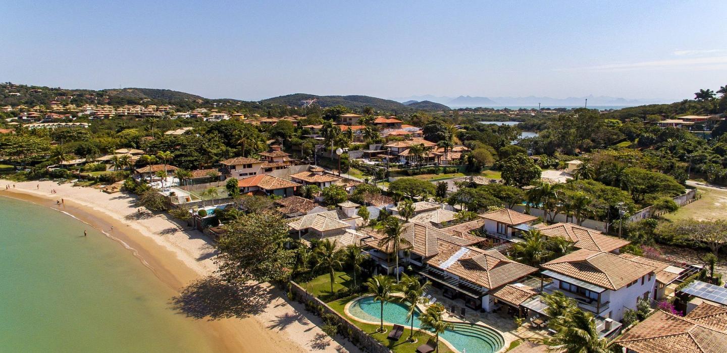 Buz032 - Luxury mansion in front of the sea in Búzios