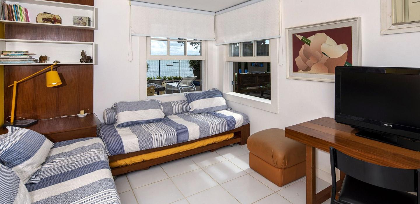 Buz028 - Beautiful 6 bedroom beachfront house in Búzios