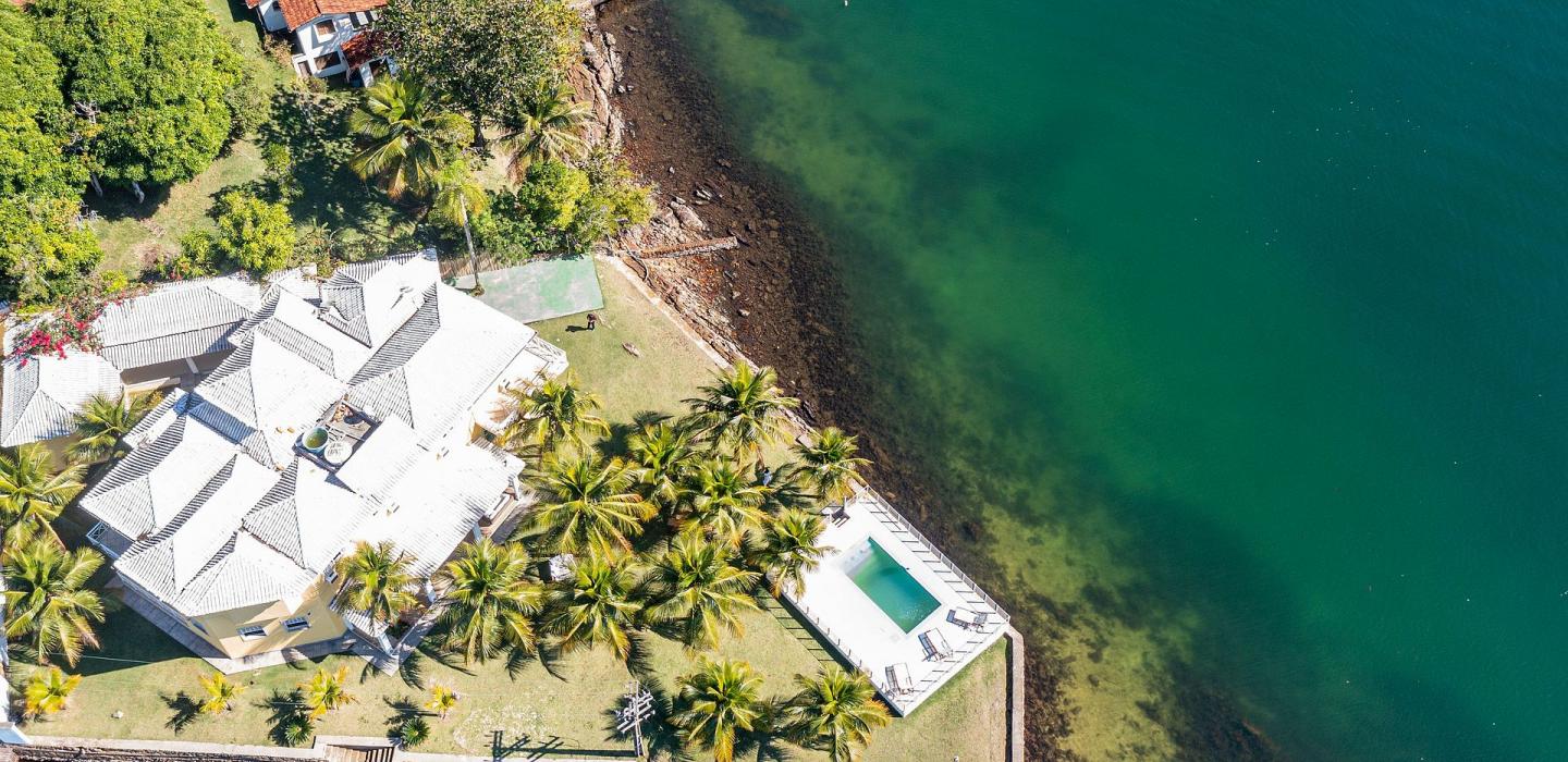 Ang036 - Mansion on Cavaco Island in Angra dos Reis