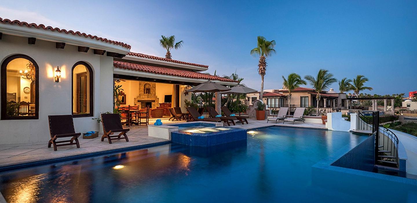 Cab005 - Belle villa avec piscine à débordement à Los Cabos