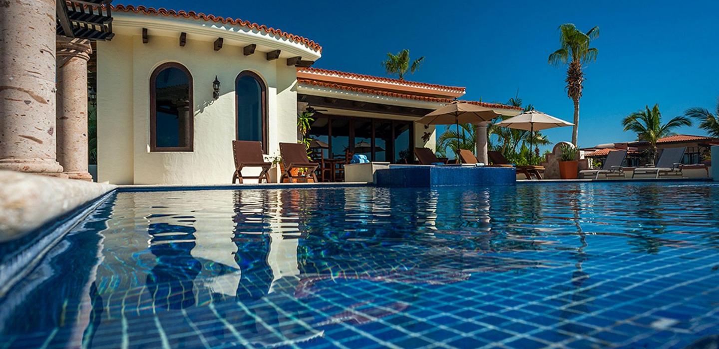 Cab005 - Belle villa avec piscine à débordement à Los Cabos