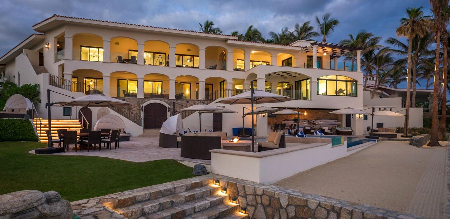 Cab006 - Luxurious seafront triplex villa in Los Cabos