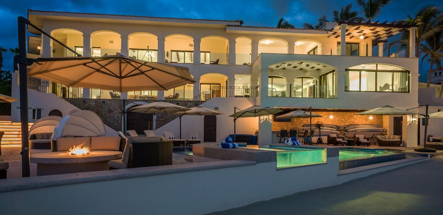Cab006 - Luxurious seafront triplex villa in Los Cabos