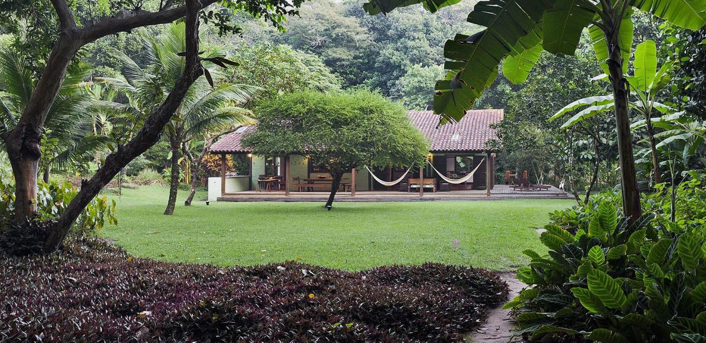 Ang037 - Beautiful sea front site in Angra dos Reis