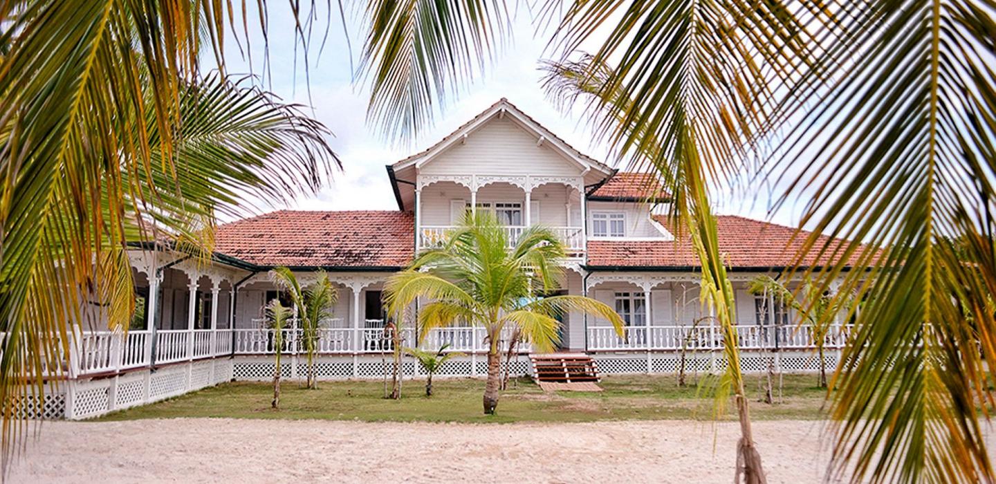 Car074 - Linda casa à beira-mar com piscina em Cartagena