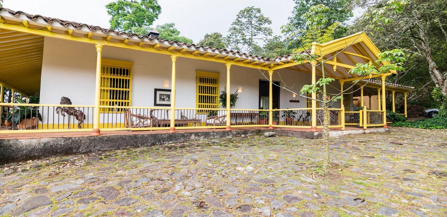 Med078 - Villa historique dans les hauteurs de Medellin