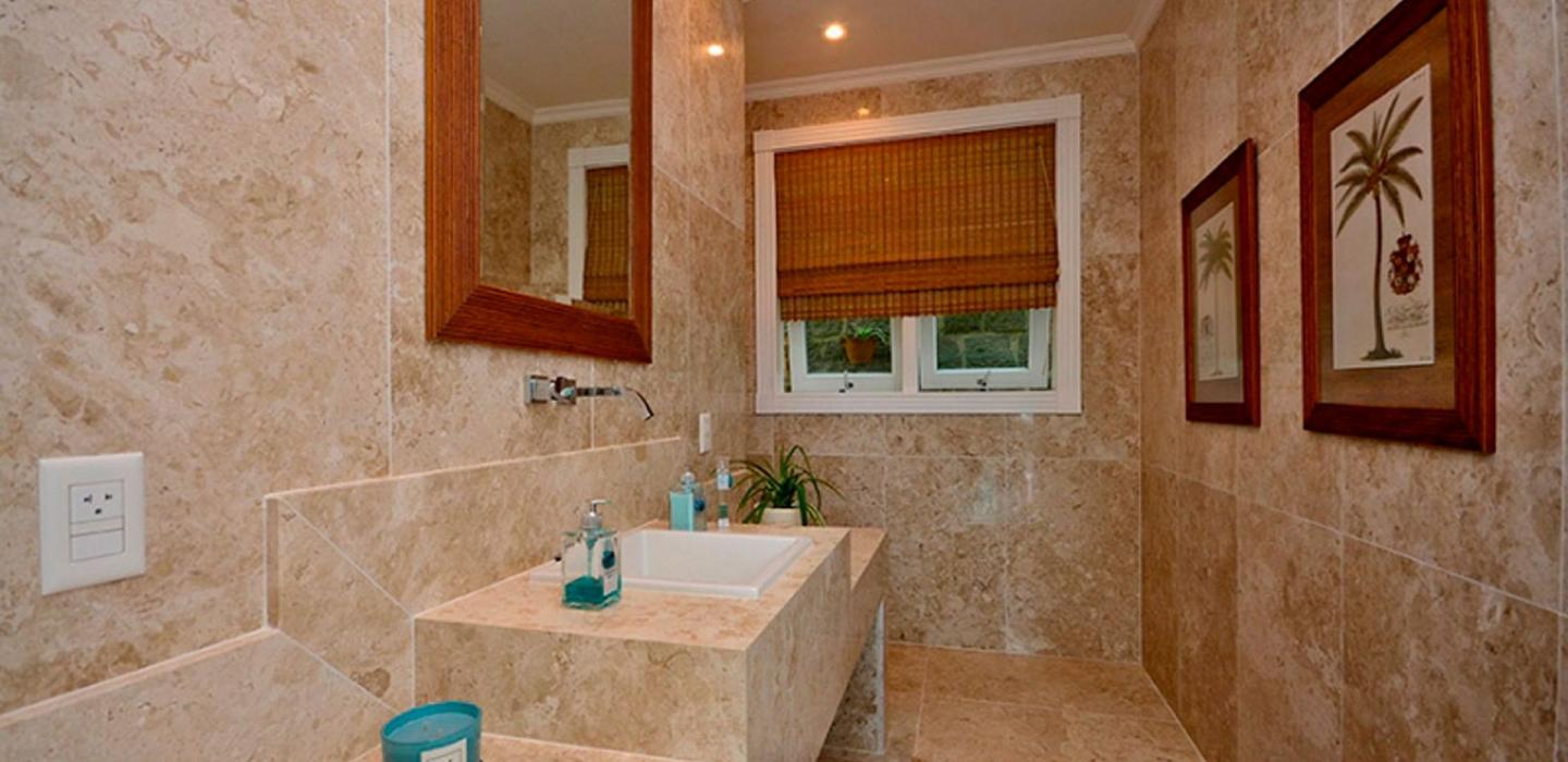 Ang046 - Beautiful beachfront mansion in Angra dos Reis