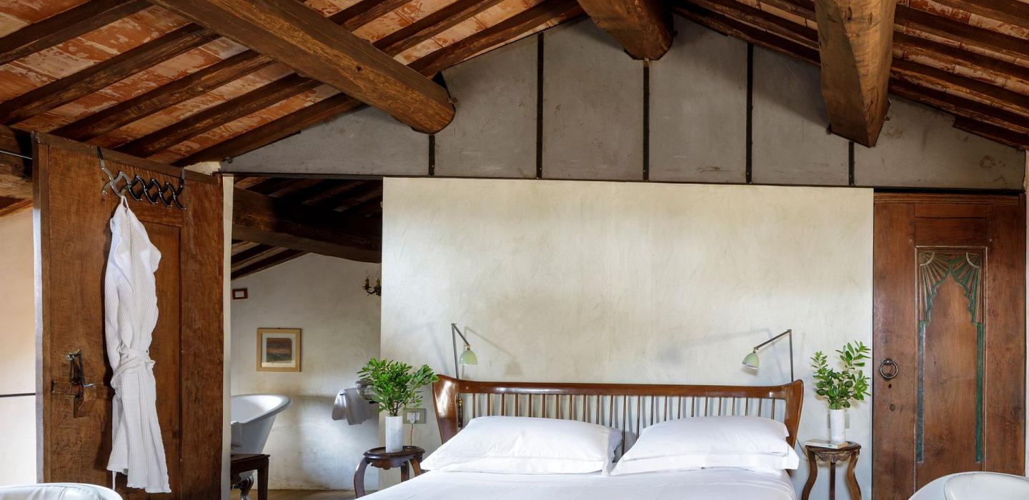 Tus008 - Spectacular Tuscan Castle from XI century