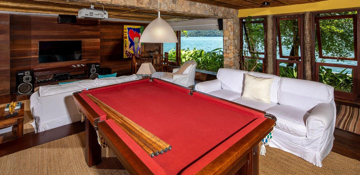 Ang005 - Paradise island in Angra dos Reis