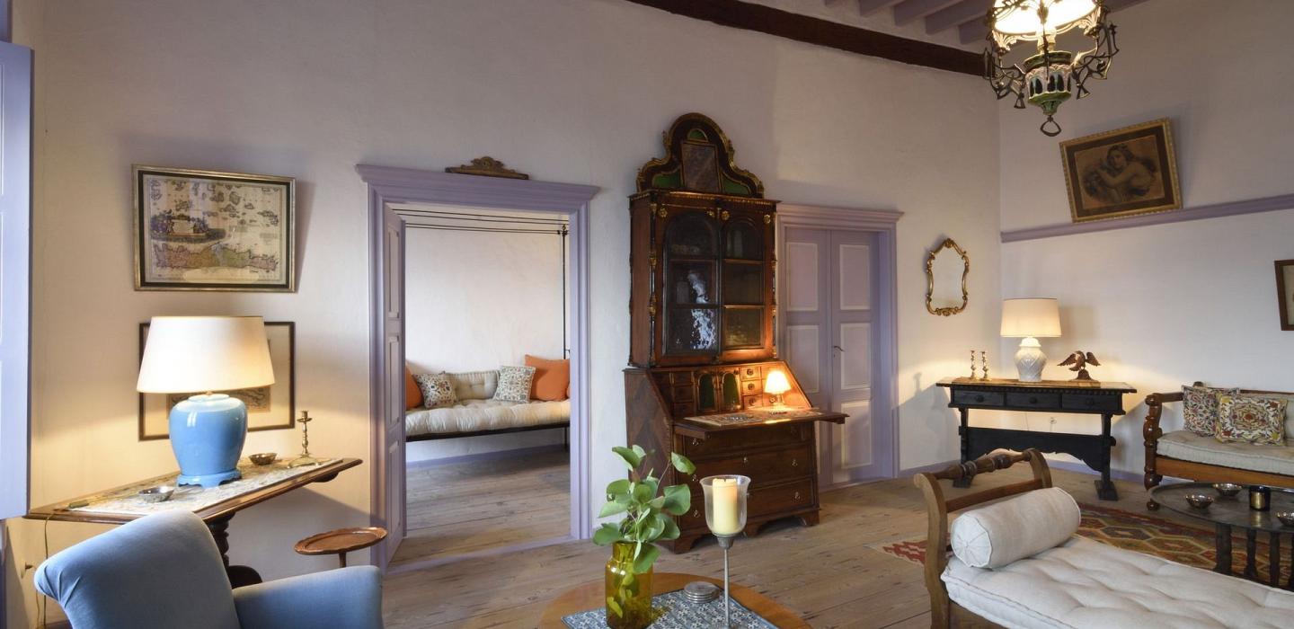 Cyc061 - Villa from an 18th-century estate in Patmos