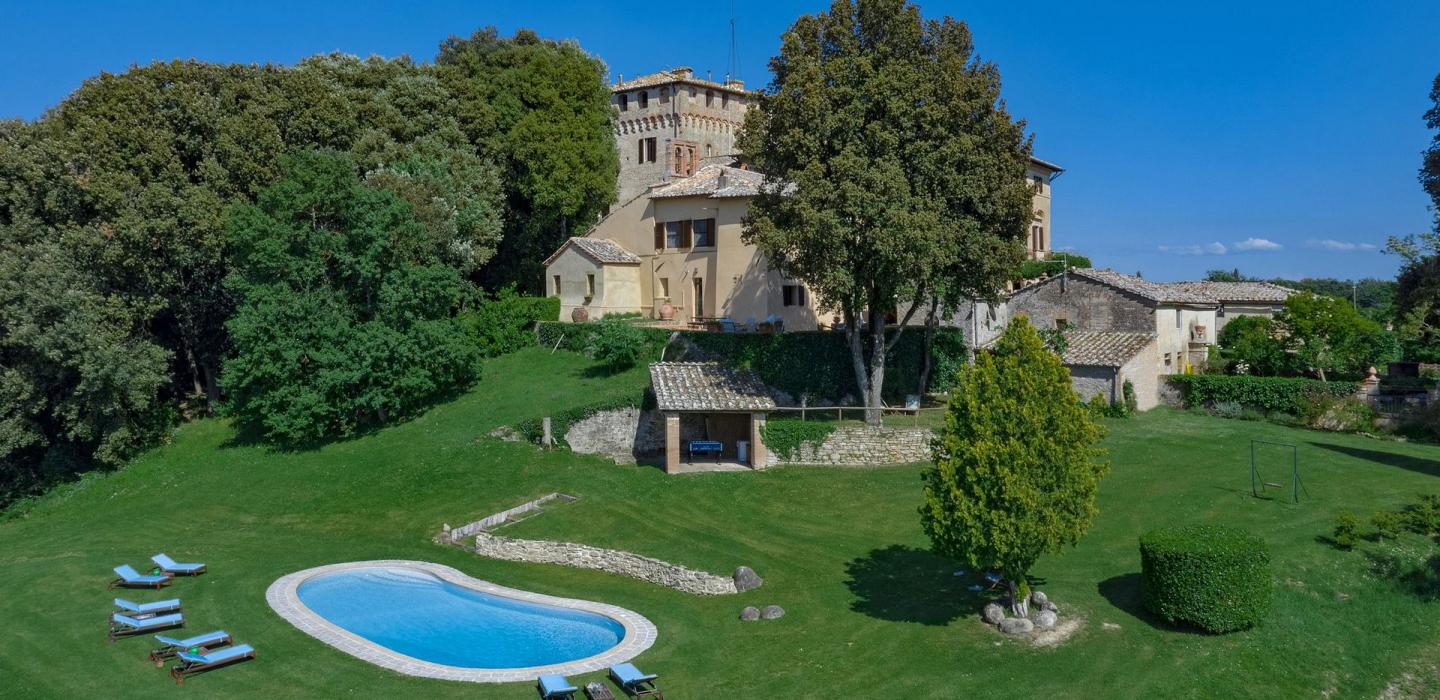 Tus005 - Château dans la région de Sienne