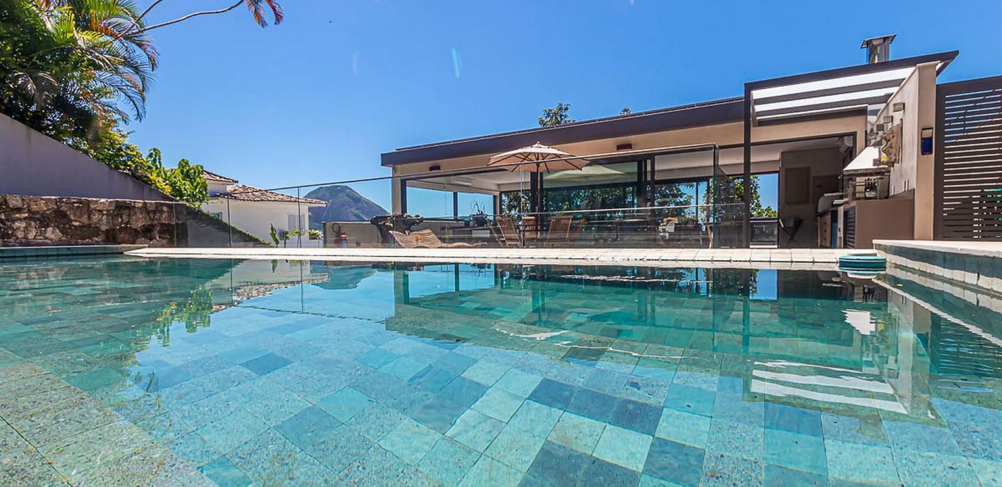 Rio057 - Fantástica villa com piscina no Jardim Botânico