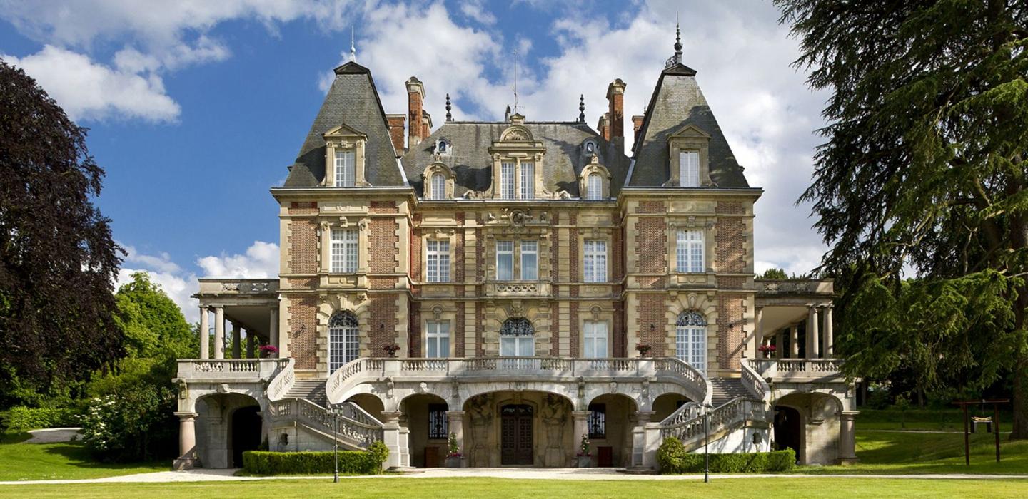 Idf004 - Château du 19ème siècle, forêt de Montmorency