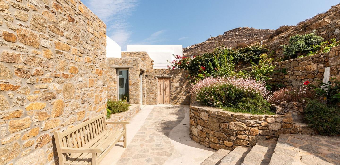 Cyc020 - Elegant villa overlooking the Aegean Sea, Mykonos.