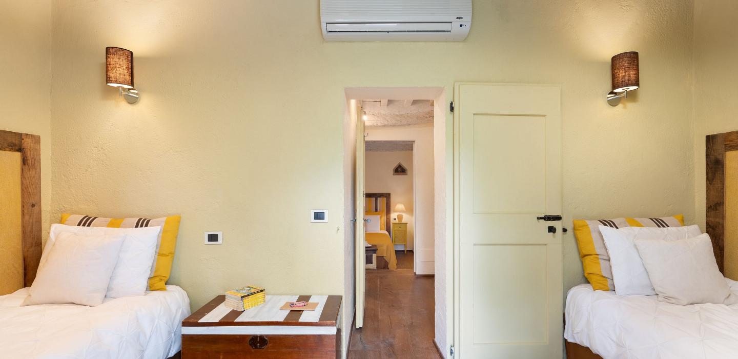 Tus013 - Traditional villa absorbed in nature, Tuscany