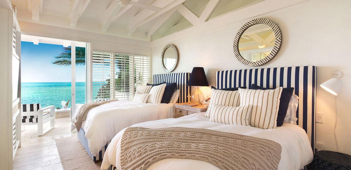 Can002 - Beachfront Private Villa in Cancun