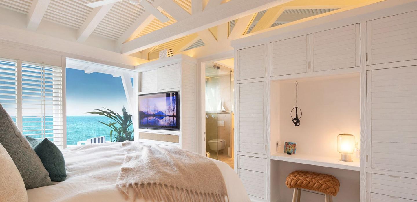 Can002 - Beachfront Private Villa in Cancun