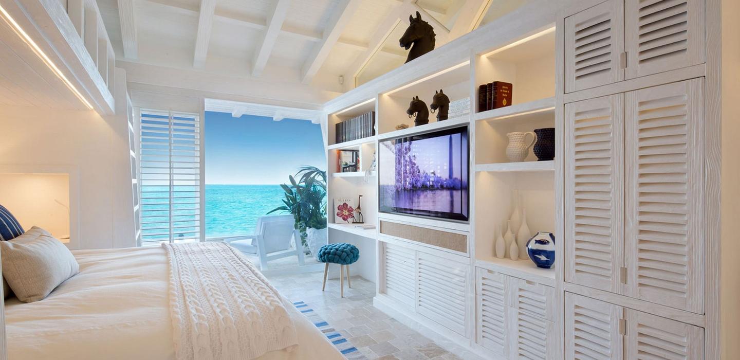 Can002 - Oceanfront Private Villa in Cancun