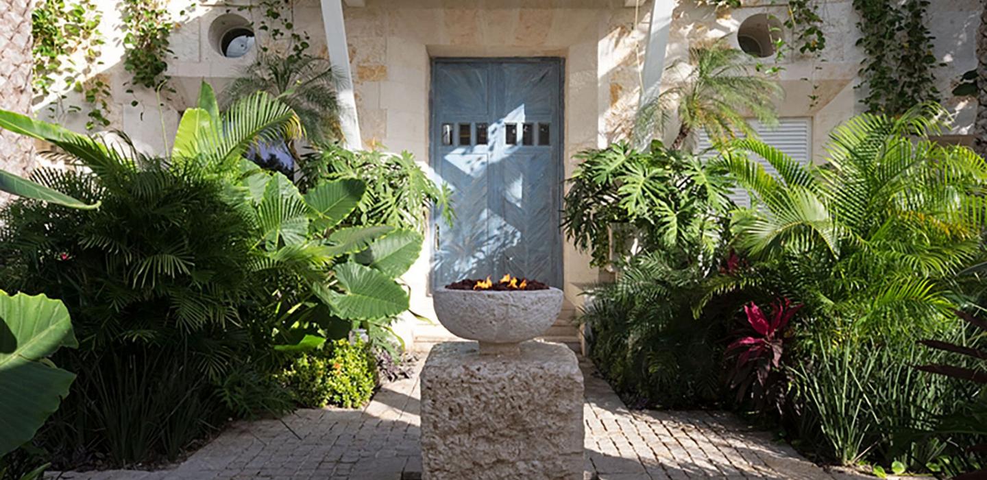 Can002 - Beachfront Private Villa in Cancun