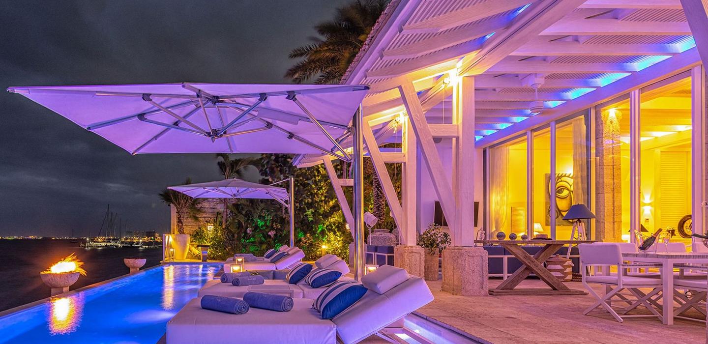 Can002 - Beachfront Private Villa in Cancun
