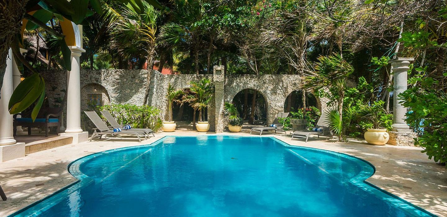 Tul036 - Majestuosa villa colonial frente al mar en Tulum