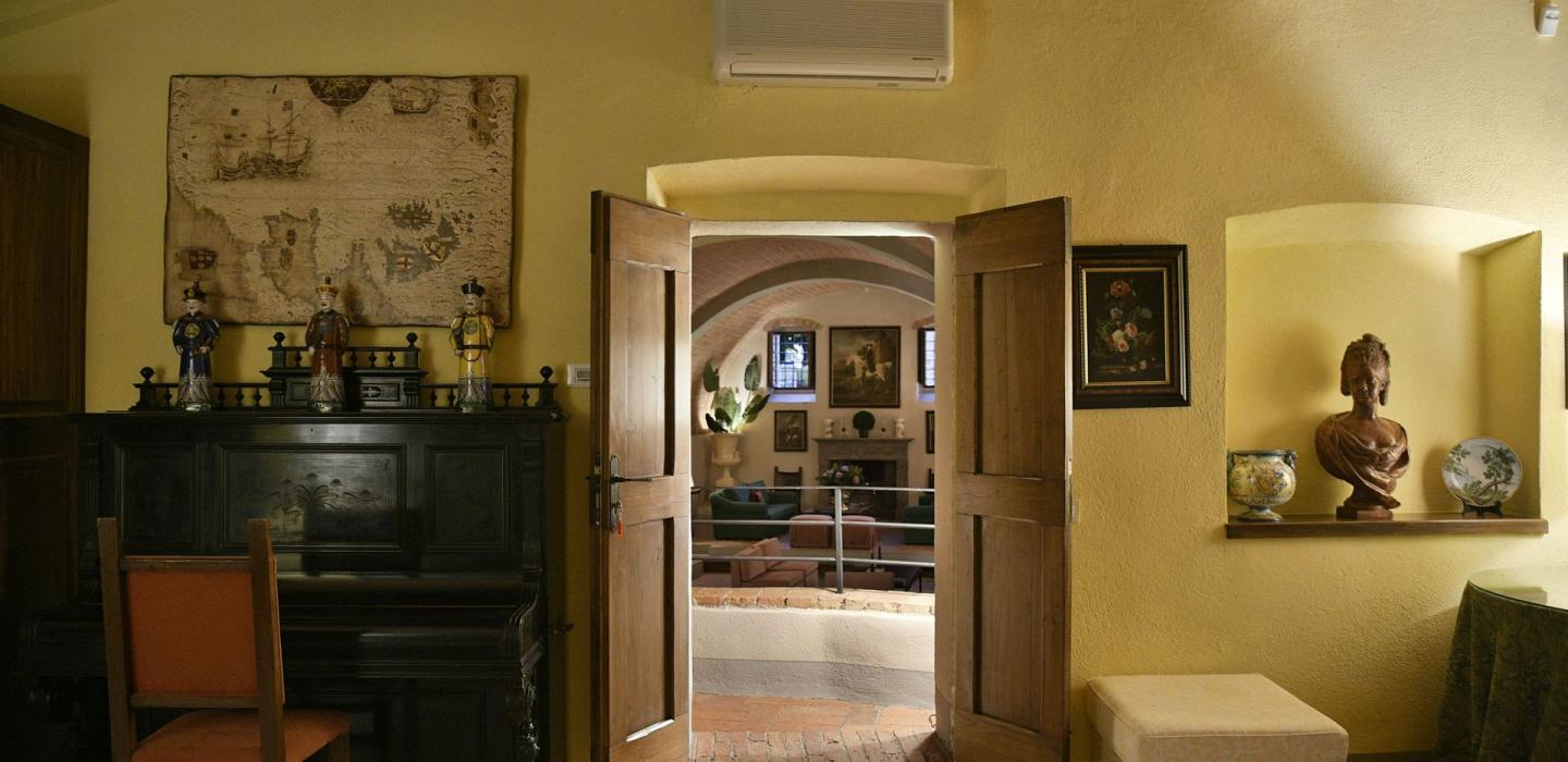 Tus004 - Villa on top of a hill, Tuscany