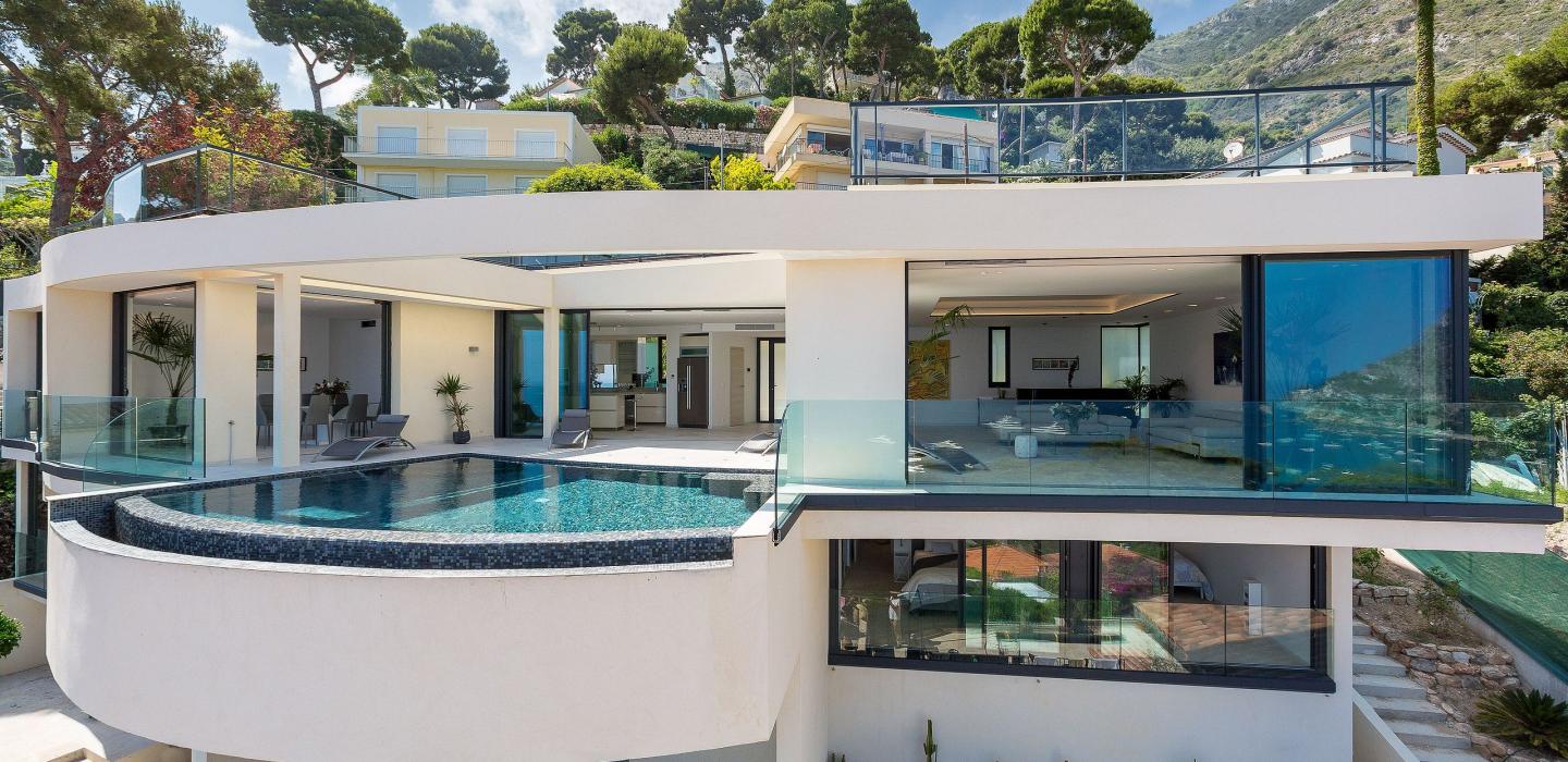 Azu005 - Villa surplombant la baie d'Eze, Côte d'Azur