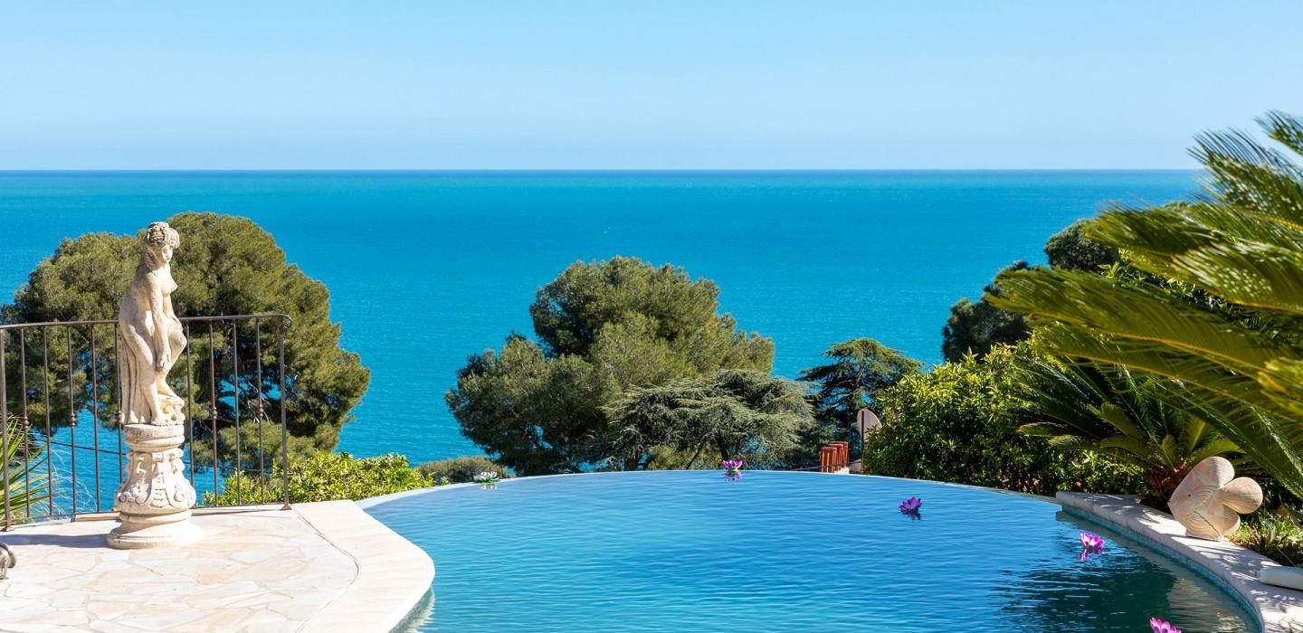 Azu006 - Villa de luxe au-dessus d'Eze-Sur-Mer, Côte d'Azur