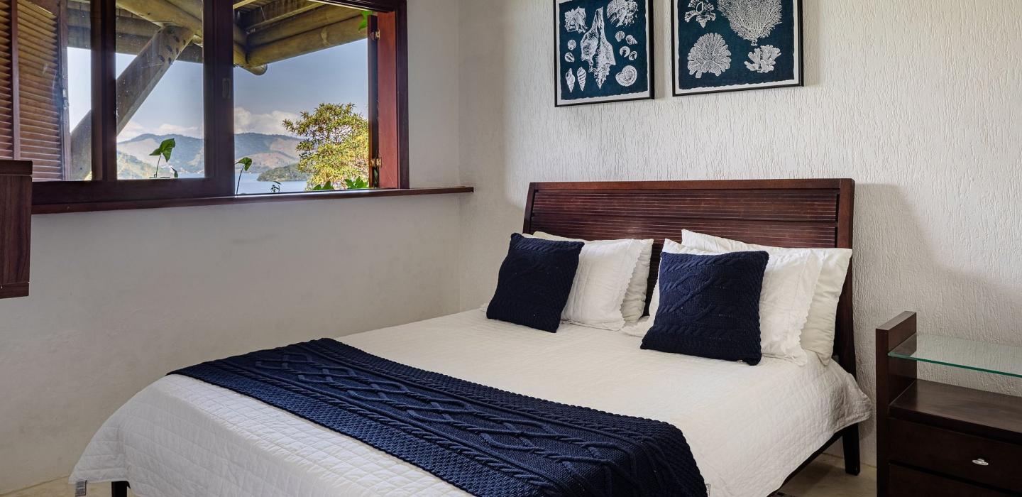 Ang014 - Belle villa de 6 suites avec large vue à Angra