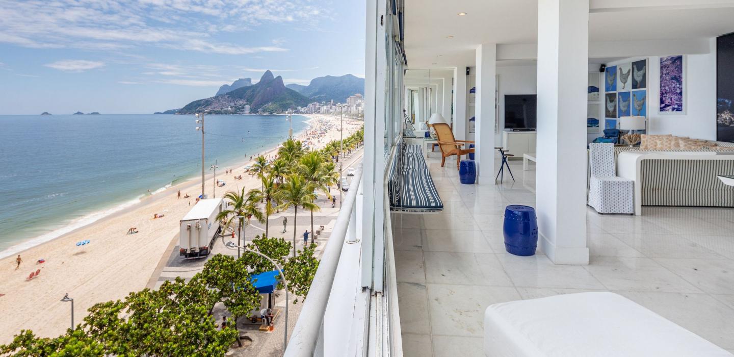Rio082 - Charming beachfront apartment in Ipanema