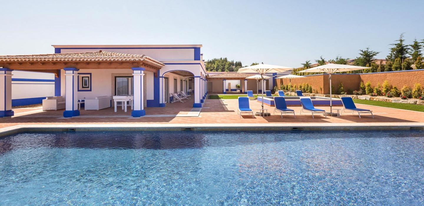Alg017 - Stylish Villa in Algarve