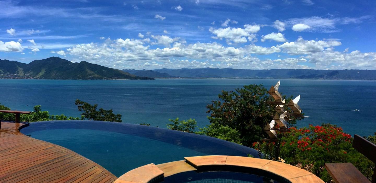 Sao100 - Elegante villa com vista para o mar em Ilhabela