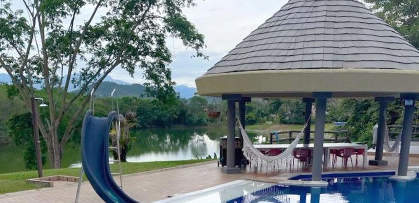 Anp062 - Casa con vista el lago en Mesa de Yeguas